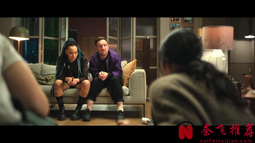 密室逃生+世界末日！Netflix又炸出一部高能新作《砖墙谜攻》！