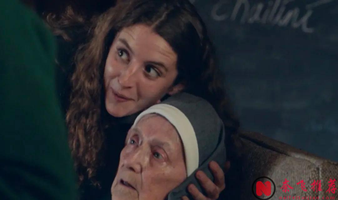 英剧搞笑女日常笑死人，宝藏小众高分喜剧《德里女孩》绝对是你剧荒时的解压力作！