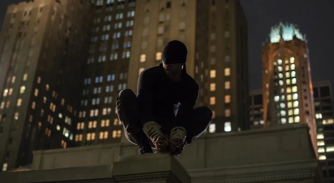 IMDb的8.6高分实至名归，最过瘾的漫威美剧《夜魔侠》算一部！