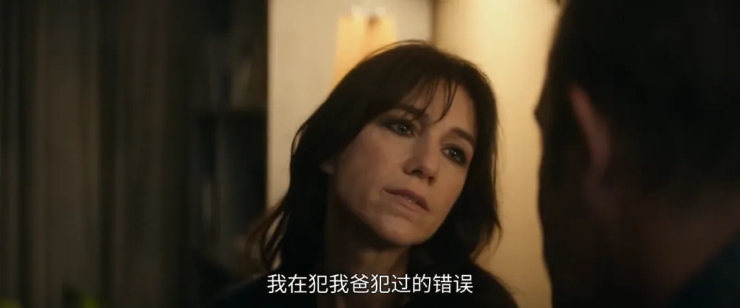 英法合拍剧《千面牛郎》:四十多岁继承父业当男公关,客户都超过 65 岁