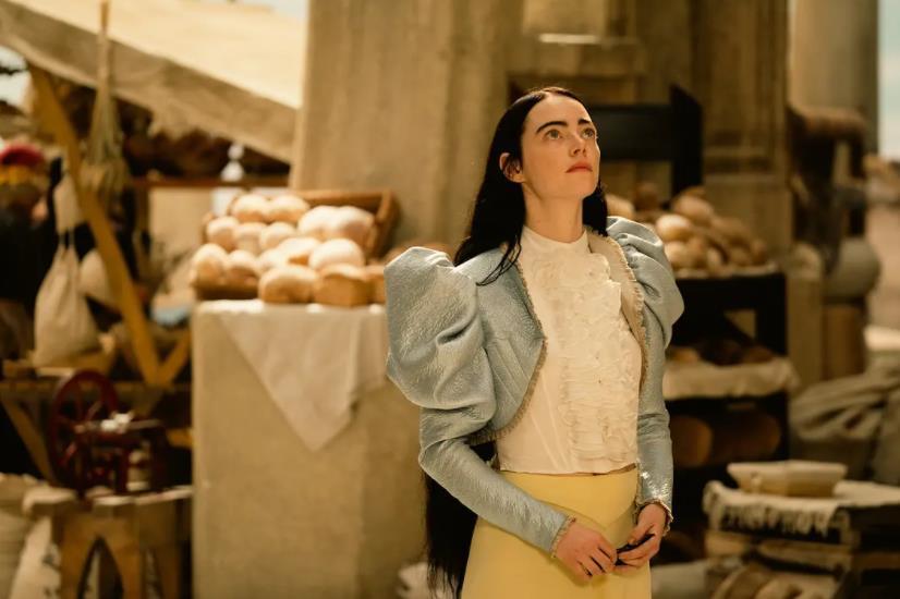 尺度惊人，艾玛·斯通/爱玛·史东从影以来最大胆的演绎「可怜的东西」