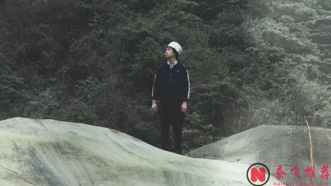 风格化科幻喜剧电影《宇宙探索编辑部》，花语伪科幻片中的佼佼者！