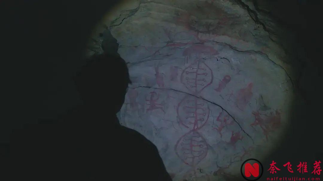 风格化科幻喜剧电影《宇宙探索编辑部》，花语伪科幻片中的佼佼者！