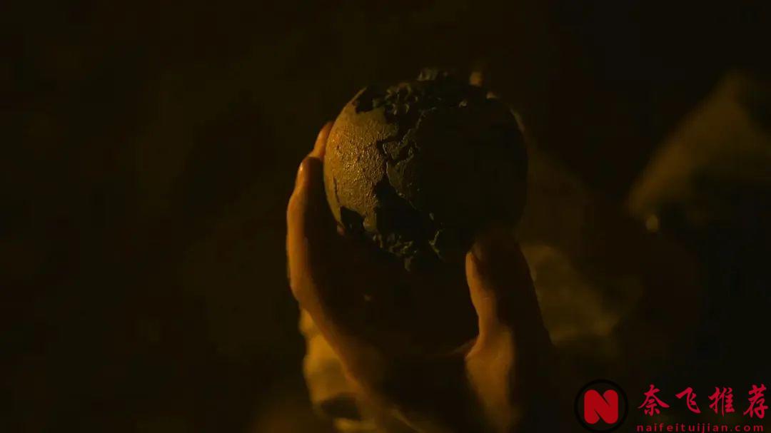 风格化科幻喜剧电影《宇宙探索编辑部》，花语伪科幻片中的佼佼者！