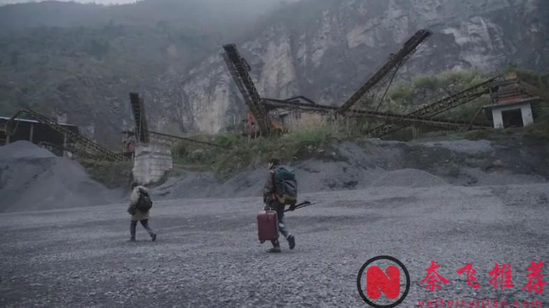 风格化科幻喜剧电影《宇宙探索编辑部》，花语伪科幻片中的佼佼者！