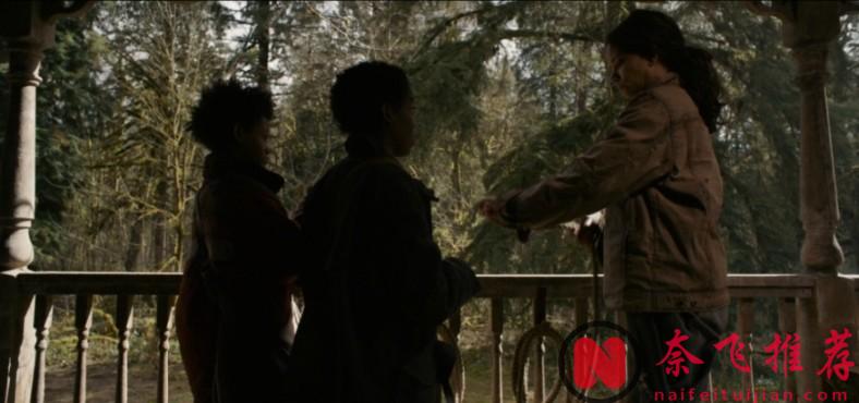 近期上线的一部全程高能的心理恐怖电影《千万别松手/别松开绳子》，出门请系绳！