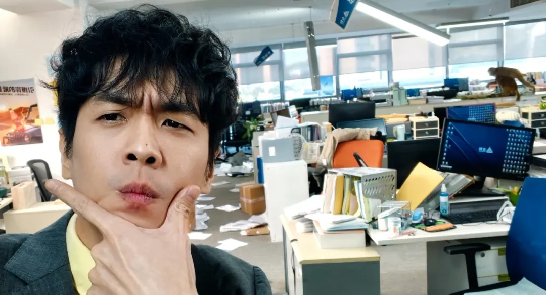 《中头奖还是要上班》:职场喜剧为什么更接地气?