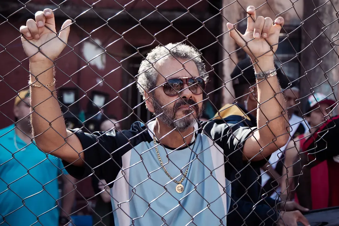 《上帝之城/無主之城/無法無天》20年後暴力在Cidade de Deus的貧民窟中依舊頑固存在！