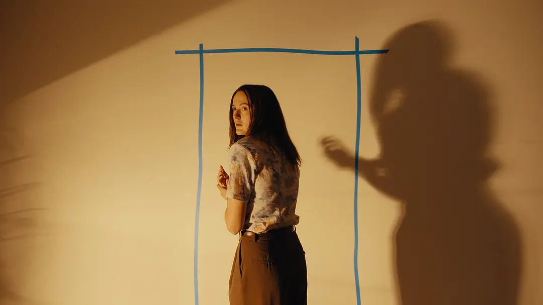 A24放大招！今年最大黑马恐怖片《嚇房/后室(电影版)》