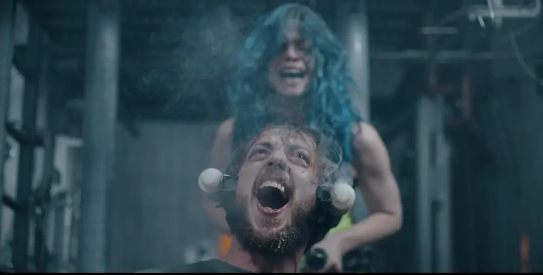 大尺度血浆恐怖片《肉食日》，够猎奇够重口！