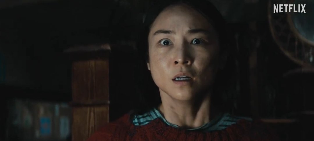 Netflix《最後孤屋》：全片九成室內戲，真正的威脅全留在畫面外