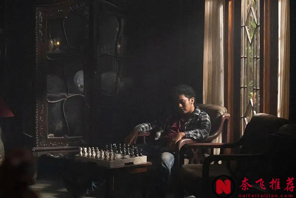 東南亞出品《他的自傳/獨裁的豢養》告訴我們：十惡不赦的惡魔並不可怕，給予恩惠的魔鬼才可怕