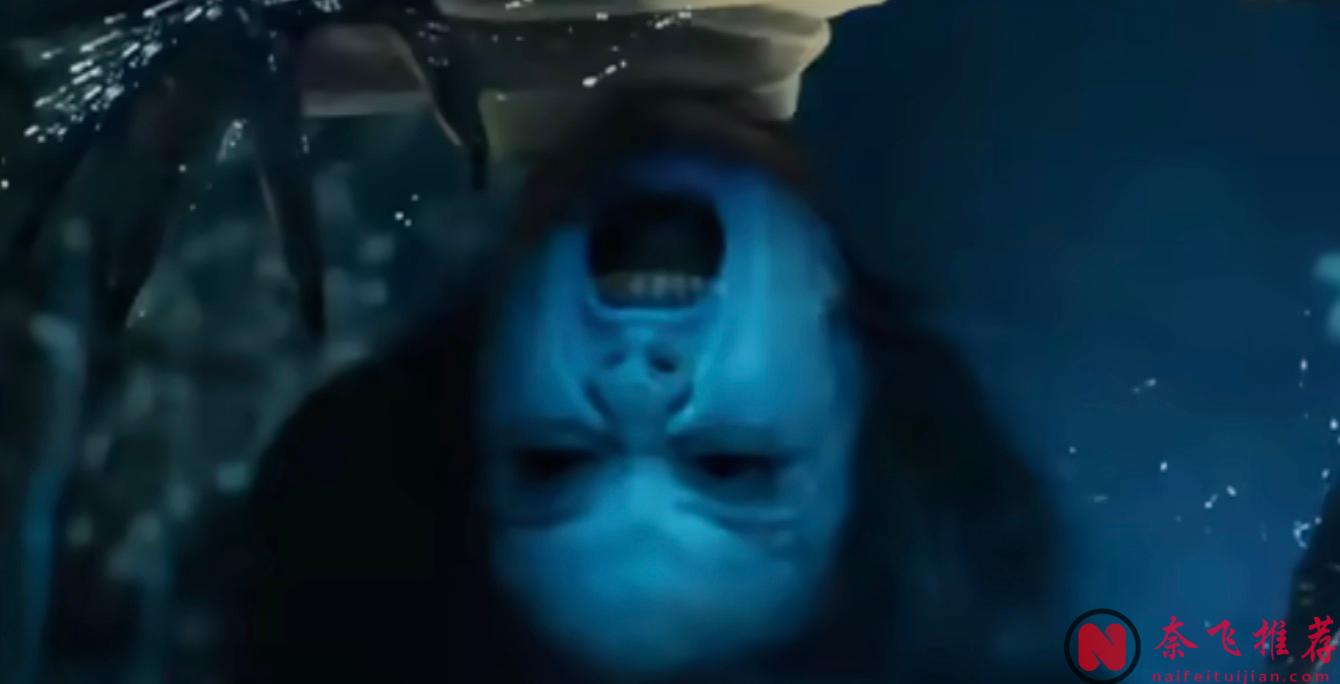 越南最新恐怖片《搭车客》：大学毕业生深夜运尸，遭遇恐怖事件