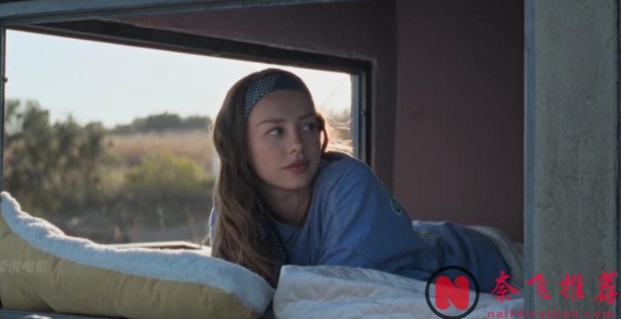 出道即巅峰，绝美颜值+顶级身材「艾斯特·爱珀斯托」的影视名场面，难怪姆巴佩都为她沦陷