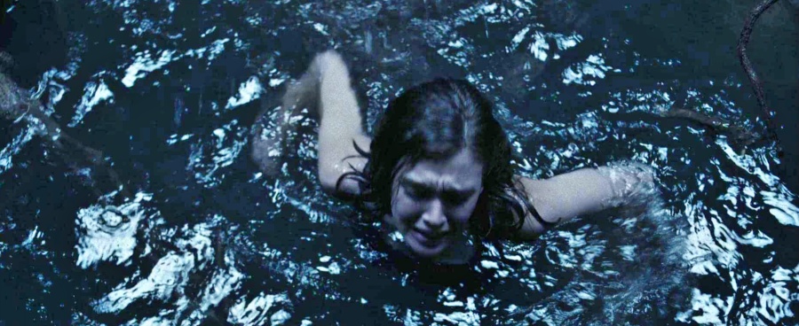 西班牙恐怖電影「聖餐娃娃的詛咒」怎麼樣？真實都市傳說改編！聖餐女孩成邪惡咒靈！