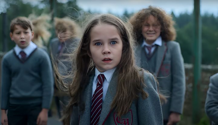 《玛蒂尔达：音乐剧》Netflix影评：小人物团结起来是多么强大，创造了一个独特的经典故事