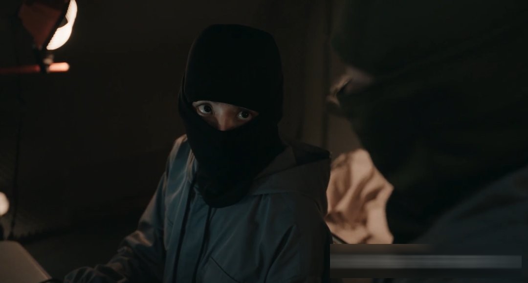 韩国犯罪片《姐妹》影评:车珠英与李洙赫的绑架追债戏,尺度有余剧本不足