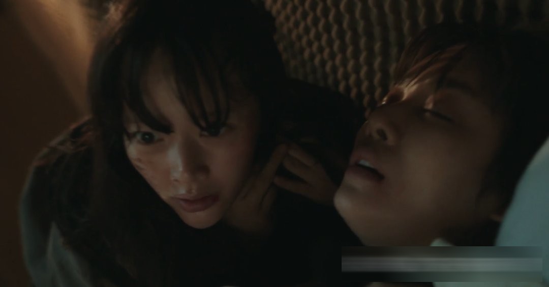 韩国犯罪片《姐妹》影评:车珠英与李洙赫的绑架追债戏,尺度有余剧本不足