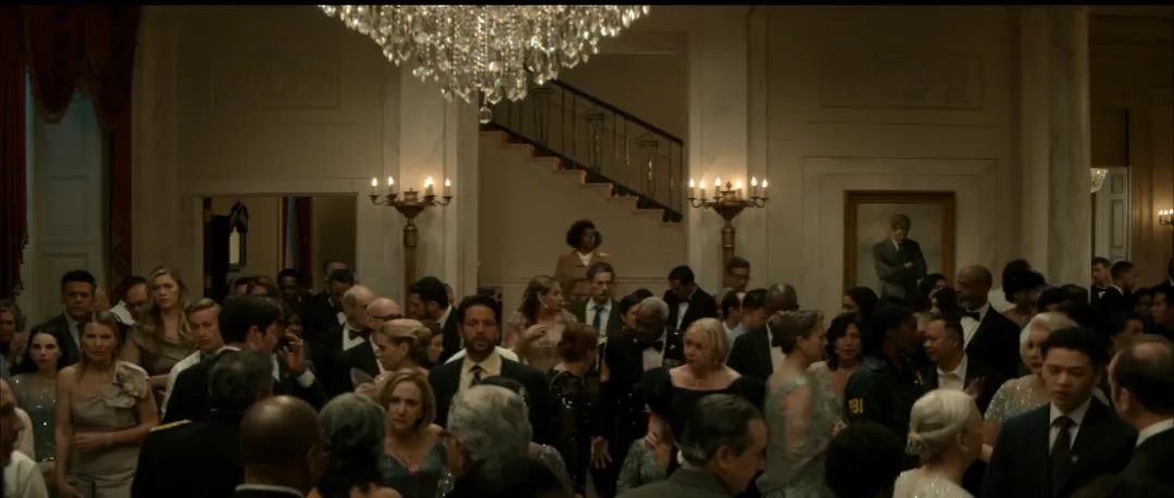 第一集就上头，Netflix高分悬疑新剧《白宫杀人事件》，132个房间157名嫌疑人，太过瘾了！