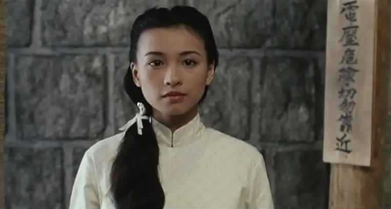 当年算不上有名的港片《花月佳期》，但确实拍的很好，看了三遍才过瘾