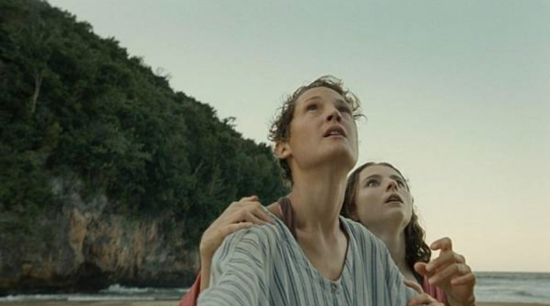 Netflix《老去 Old》影评／全家人前往绝美海滩度假，24小时内老了50岁！他揭藏在日光浴下的骇人真相