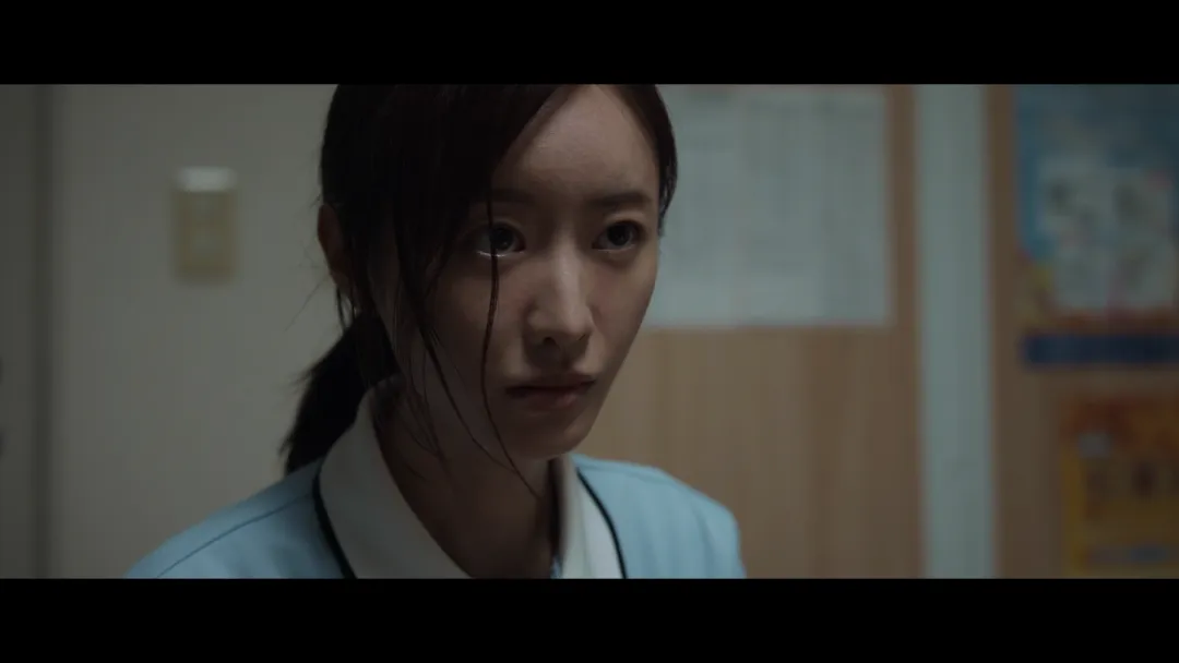 日本大尺度犯罪片《湖畔的女人们》，割裂的设计，泯灭的人性，终于敢拍“731”了！