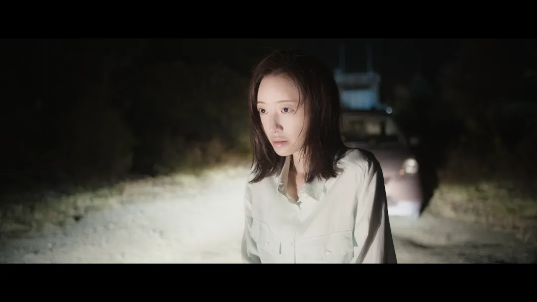 日本大尺度犯罪片《湖畔的女人们》，割裂的设计，泯灭的人性，终于敢拍“731”了！