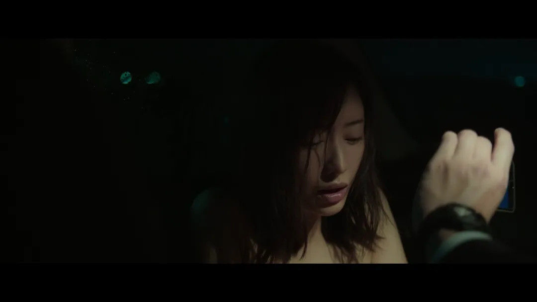 日本大尺度犯罪片《湖畔的女人们》，割裂的设计，泯灭的人性，终于敢拍“731”了！