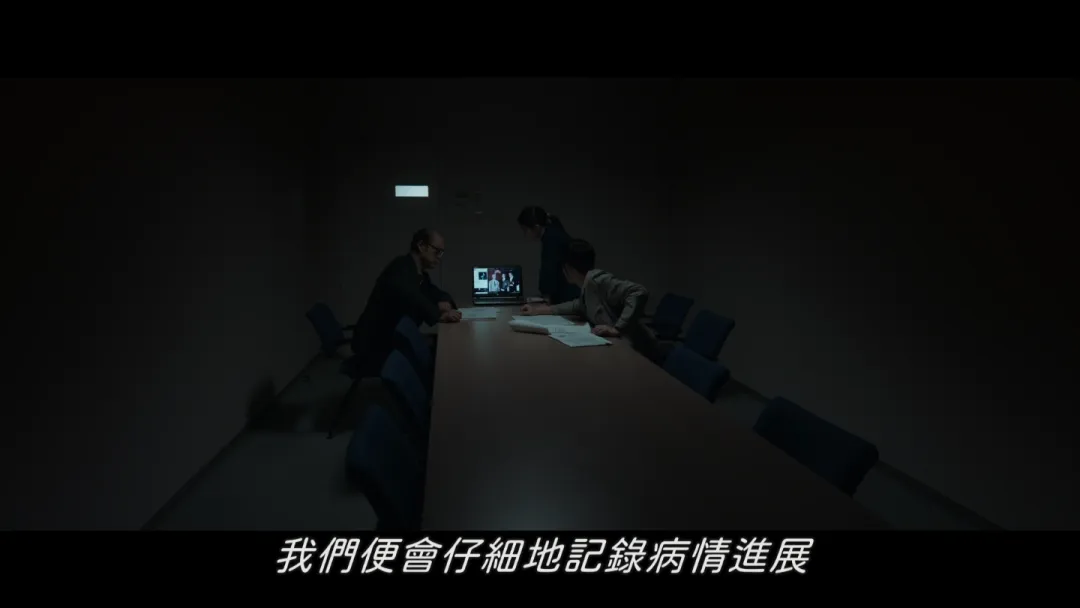 日本大尺度犯罪片《湖畔的女人们》，割裂的设计，泯灭的人性，终于敢拍“731”了！