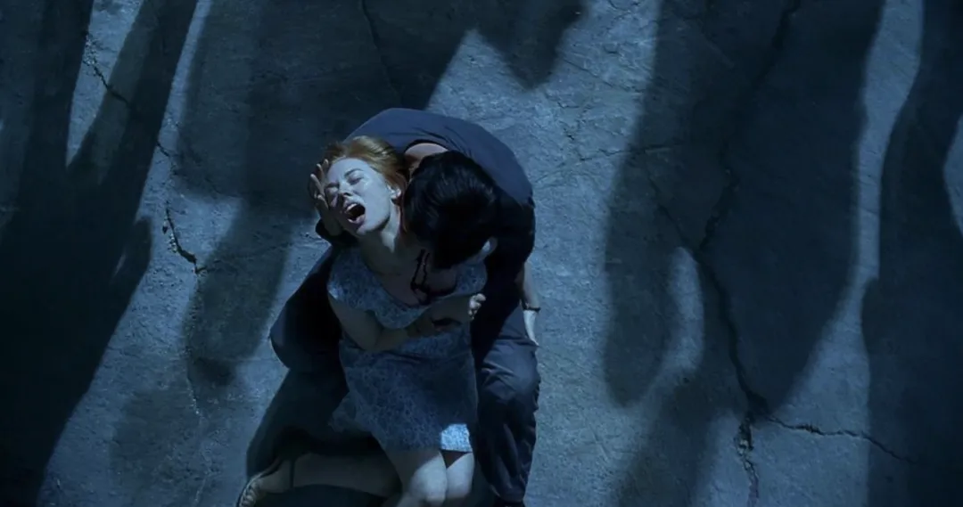 充满荷尔蒙的吸血鬼题材HBO剧集《真爱如血》，血腥与唯美并存，让人脸红心跳，欲罢不能！