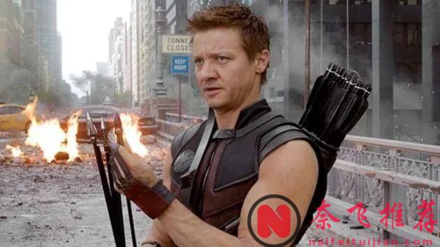 鷹眼叔逃過一劫，沒逃過降薪...