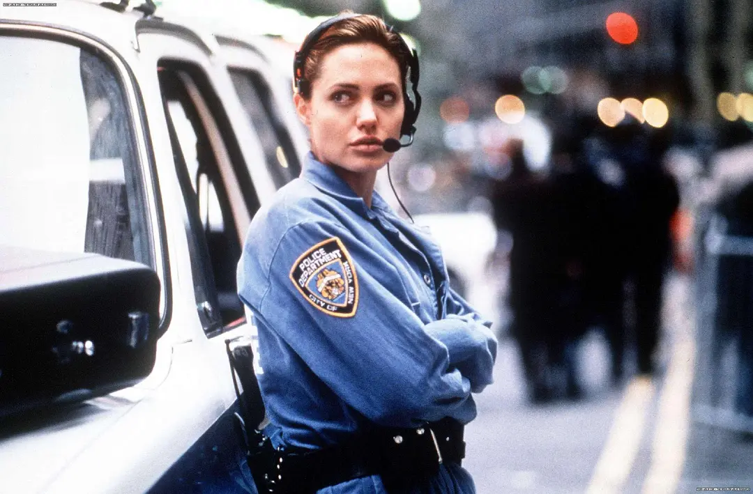 推薦5部國外女星「制服」誘惑的電影，你都看過幾部？