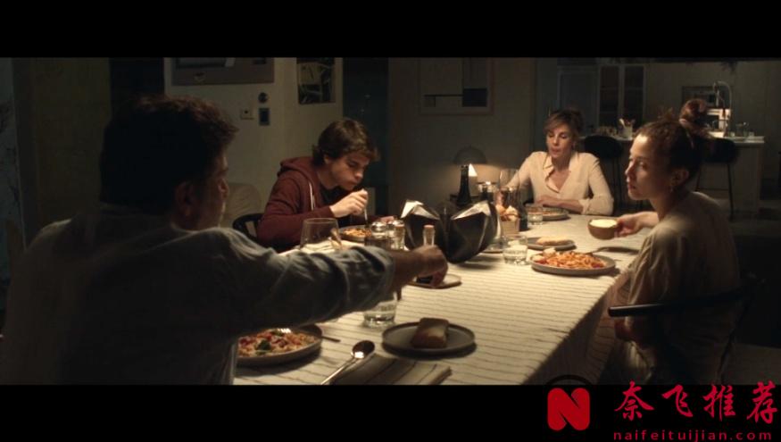 全家爱上女佣，这部西班牙电影《琳达》关系太乱了！