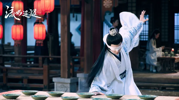 今日開播！40集大陸古裝權謀新劇《流水迢迢》來襲，演員陣容雄厚，越看越上癮！