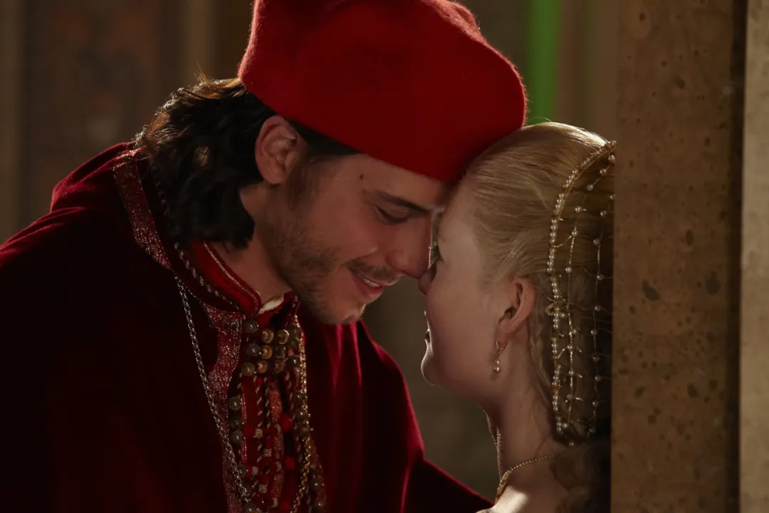 這部《波吉亞家族》顏值與尺度齊飛，每一幀都美的像油畫！