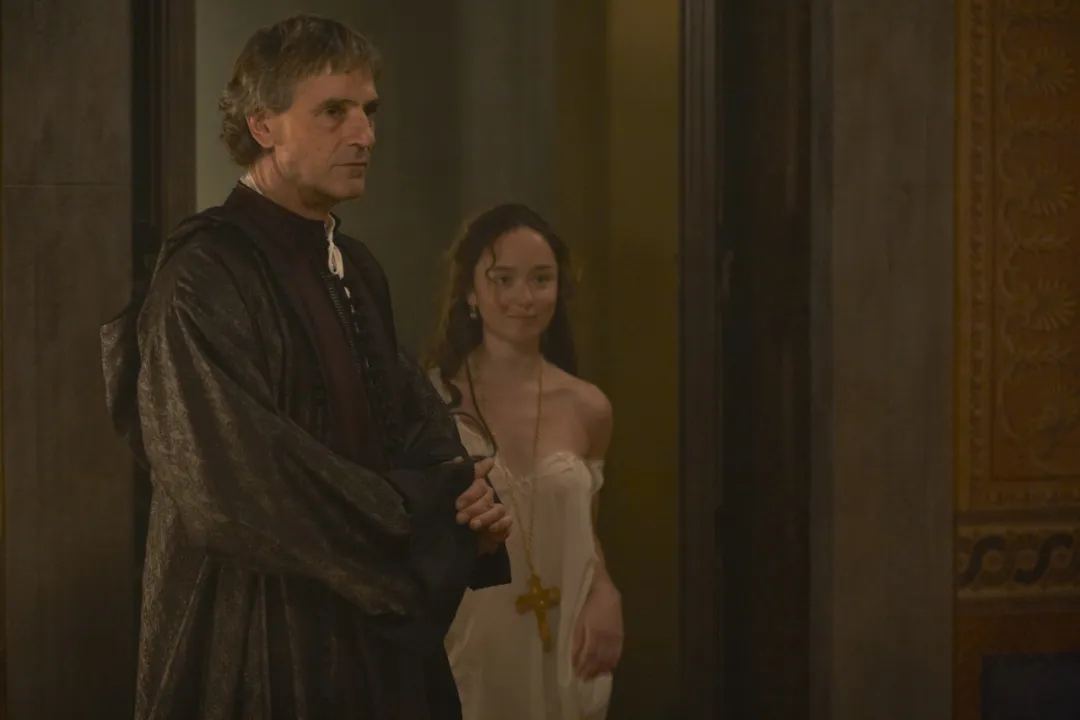 這部《波吉亞家族》顏值與尺度齊飛，每一幀都美的像油畫！