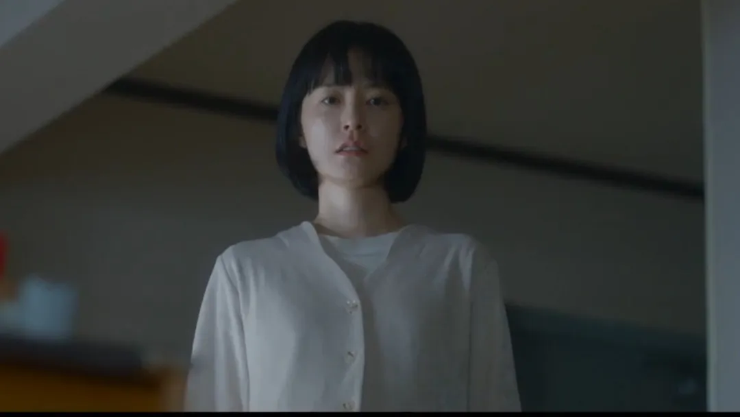 《眠》（港译《枕边怪吓》/台译《鬼梦游》）：李善均生前最后一部恐怖片