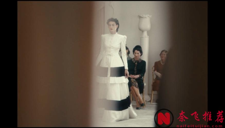 迪士尼也拍时尚大片《巴黎世家/巴伦西亚加/巴隆夏加》，每一帧都美如画！