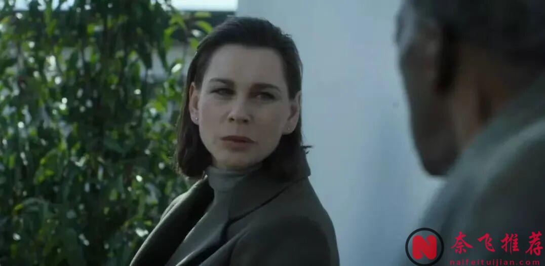 不愧是Starz出品，《相对宇宙/相对世界/副本》用冷静克制的叙事方式构建了一个令人信服的平行世界体系！