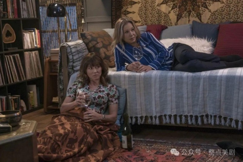 「致命女人」+「大小謊言」，Netflix的「死生之交/麻木不仁」一口氣刷10集！