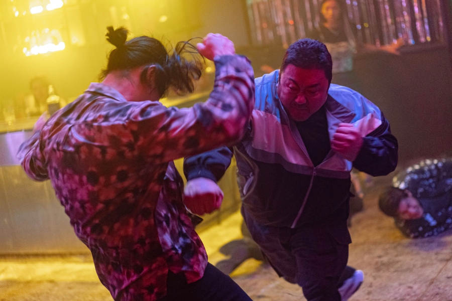 情趣床上转圈圈, 西八夜店样样来！19禁韩国动作电影也超爆笑？韩国犯罪动作电影《犯罪都市3》