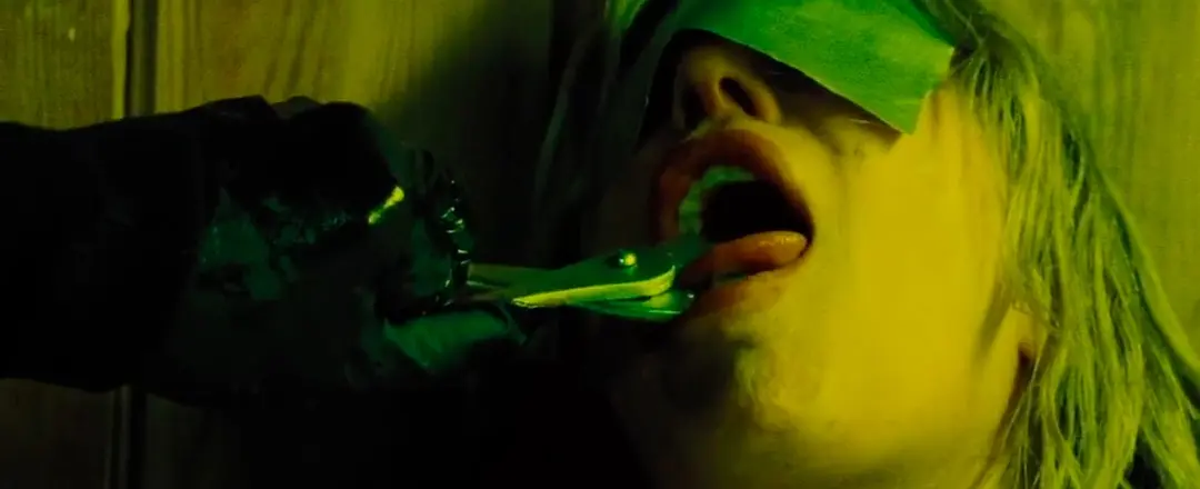 R級cult神作《夜魔/搜屍魔前傳》，90多分鐘全是高能！