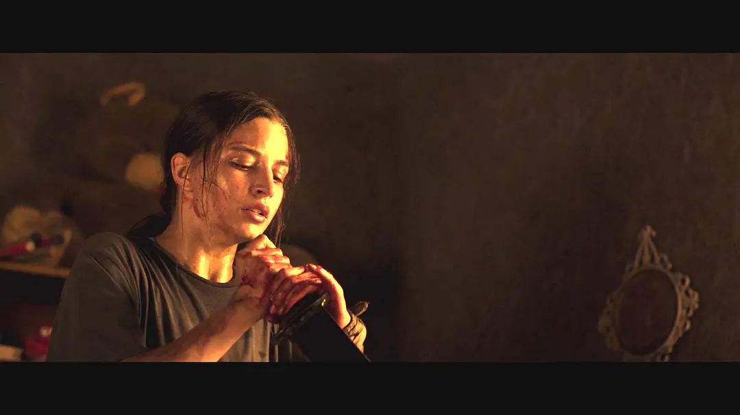 波兰砍杀恐怖片《今夜林中无人入睡》，陨石诅咒下的血色森林，变异食人怪物大杀四方