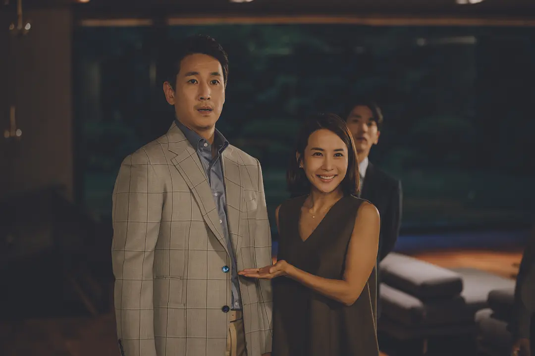 获奖无数的韩国高分电影《寄生虫/寄生上流/上流寄生族》，最难爬的阶梯，拍得太真实了