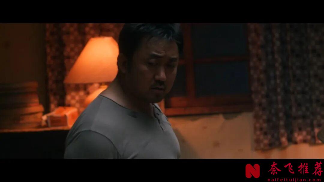 一部被低估的韩国惊悚片《陷阱/口腹之欲(港)/暗网杀机》，面红耳赤、生死相搏，生猛无下限！