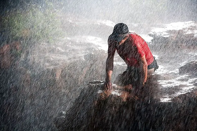 活着真好！10部经典独角戏「一个人支撑起来」极限求生的灾难电影