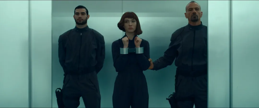 意大利尺度谍战剧《堡垒：戴安娜》已上线，这美女特工太飒了！