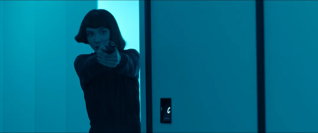 意大利尺度谍战剧《堡垒：戴安娜》已上线，这美女特工太飒了！