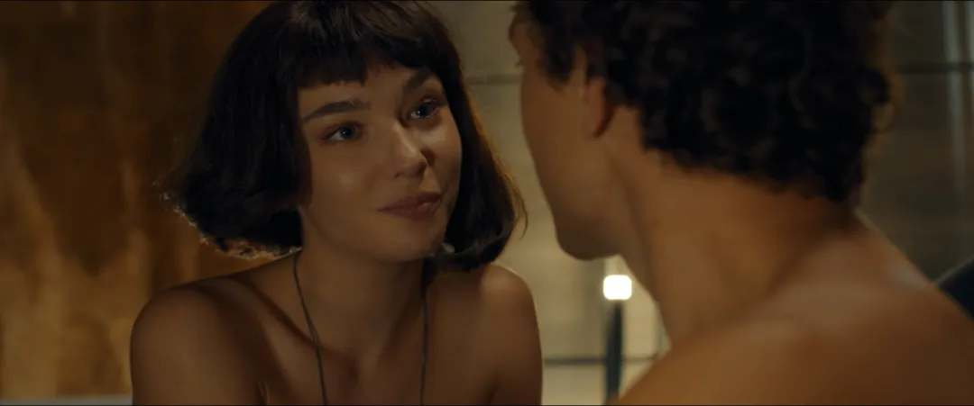 意大利尺度谍战剧《堡垒：戴安娜》已上线，这美女特工太飒了！