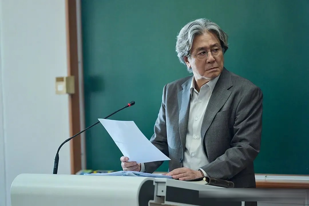 Netflix《最後一排的男孩》:崔岷植6集心理博弈,比《登堂入室》更瘋